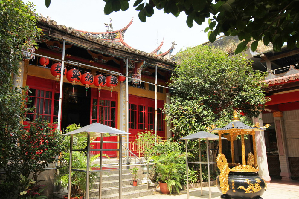靈泉禪寺佛殿